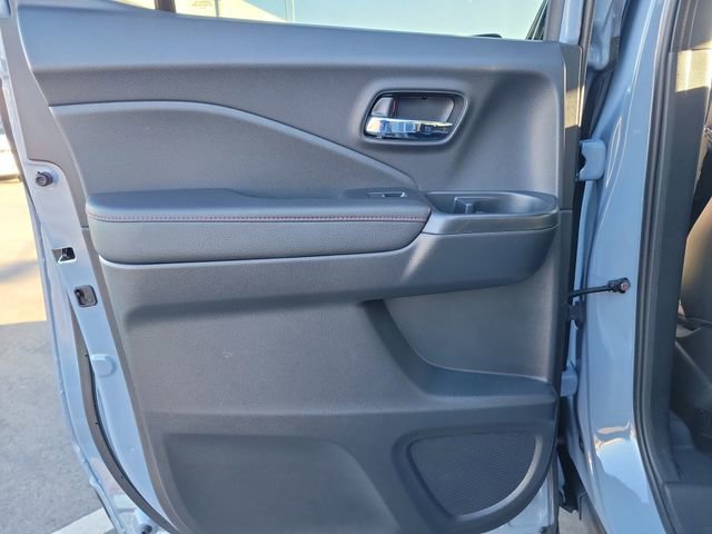 Certified 2025 Honda Ridgeline Black Edition image 14