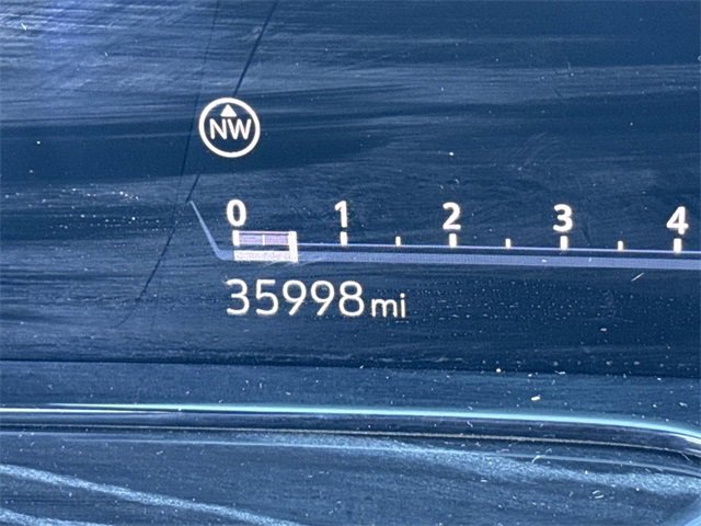 Used 2024 Cadillac Escalade Sport w/ LPO, ONYX Package image 34