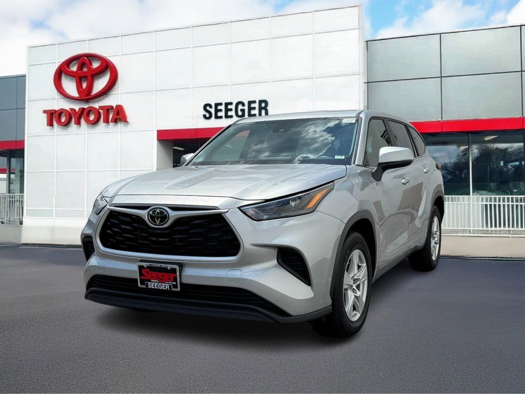 Used 2023 Toyota Highlander image 6