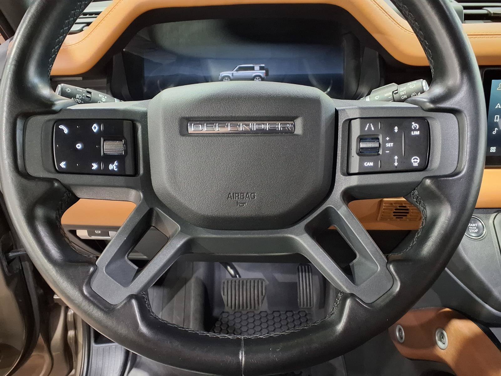Used 2024 Land Rover Defender 110 X-Dynamic SE AWD/4WD image 13