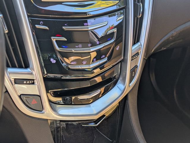 Used 2016 Cadillac SRX Luxury image 28