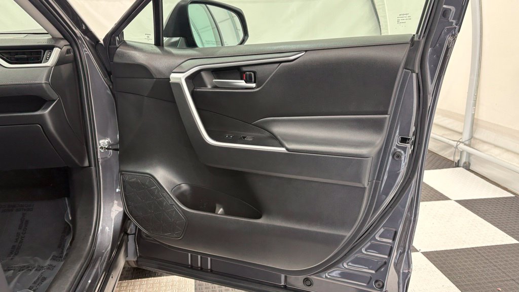 Used 2024 Toyota RAV4 XLE FWD image 24