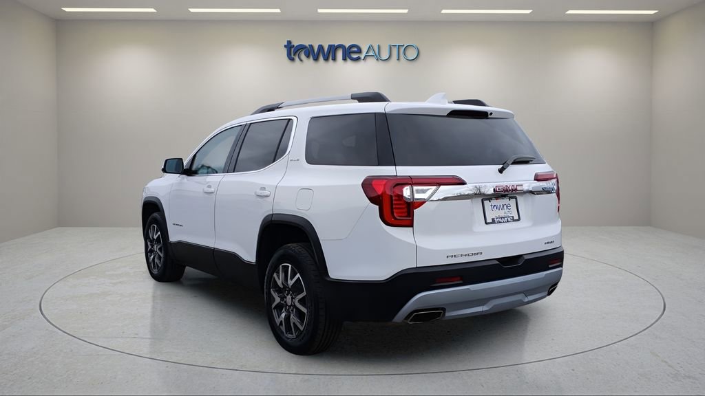 Used 2023 GMC Acadia SLE w/ Driver Convenience Package image 3