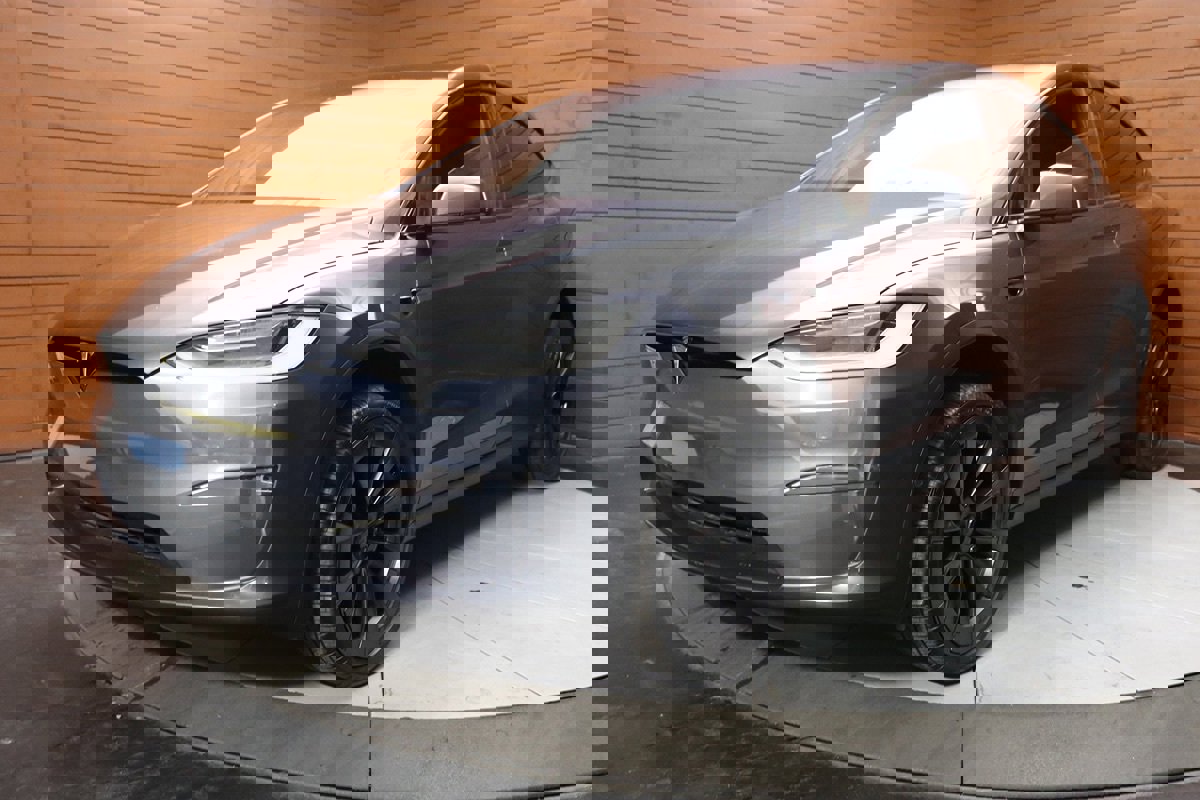Used 2022 Tesla Model X image 5