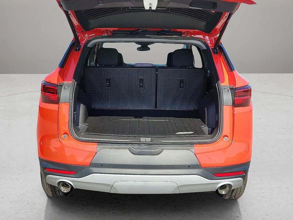 New 2025 Chevrolet Blazer LT w/ LPO, Black Sport Package image 8