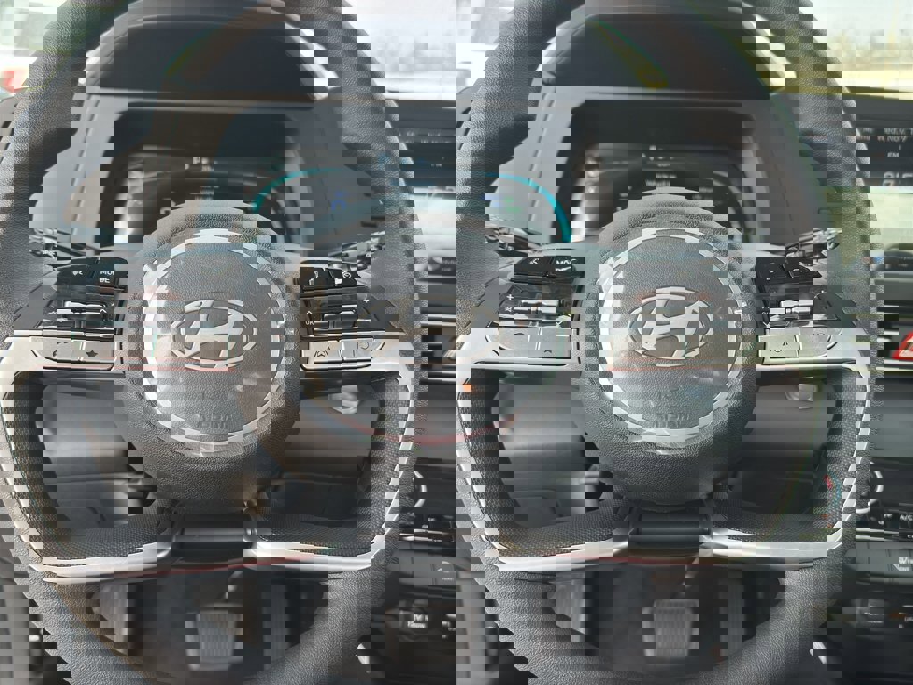 New 2025 Hyundai Elantra Blue image 13