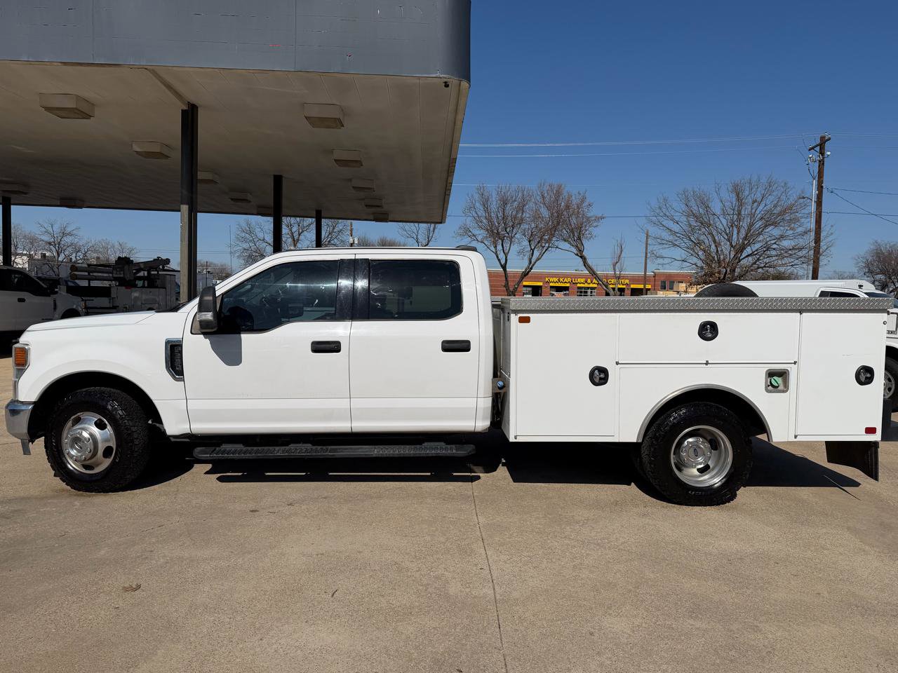Used 2021 Ford F350 XLT RWD image 2
