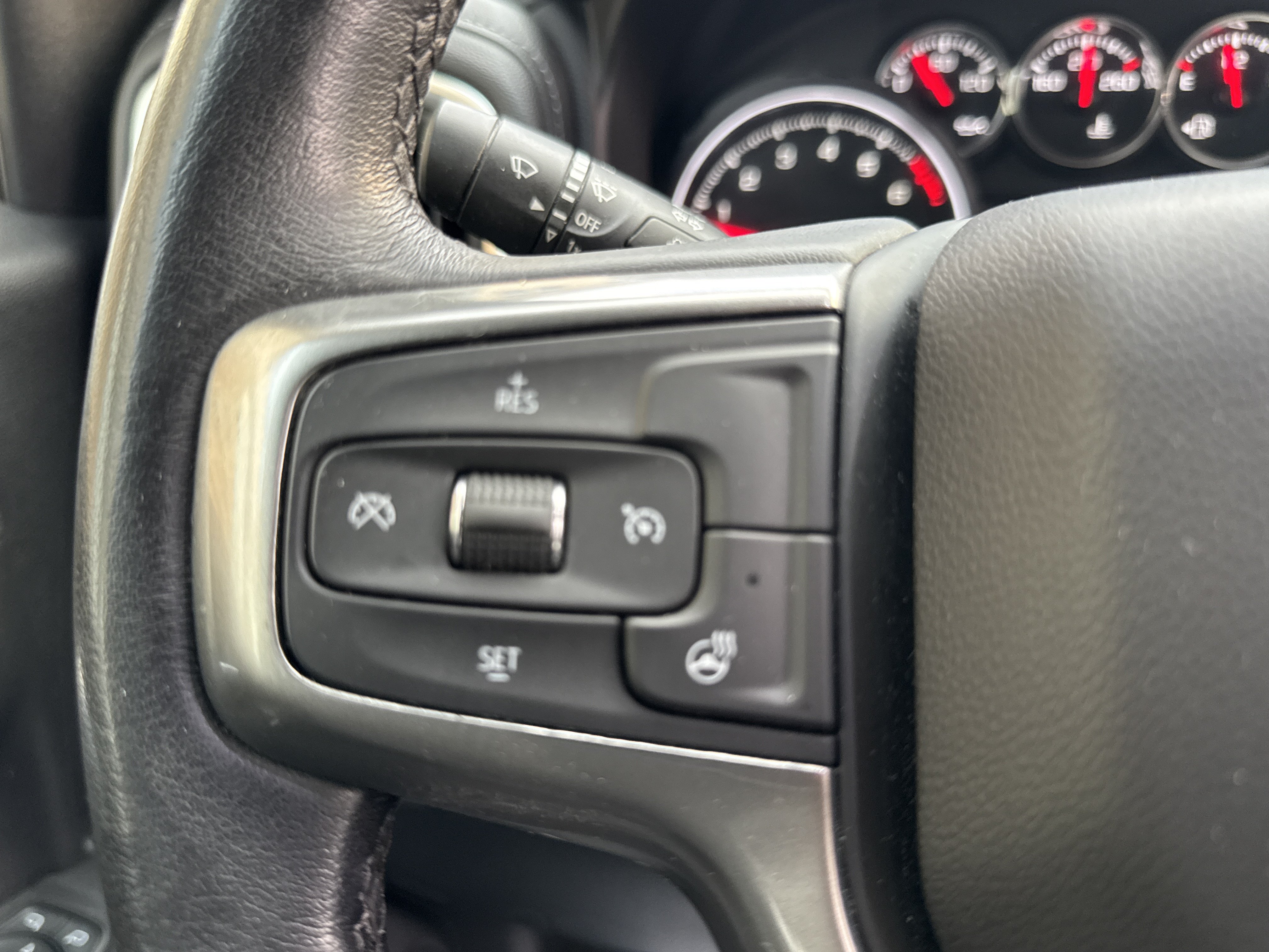 Used 2021 Chevrolet Silverado 1500 LT w/ Z71 Off-Road Package AWD/4WD image 18