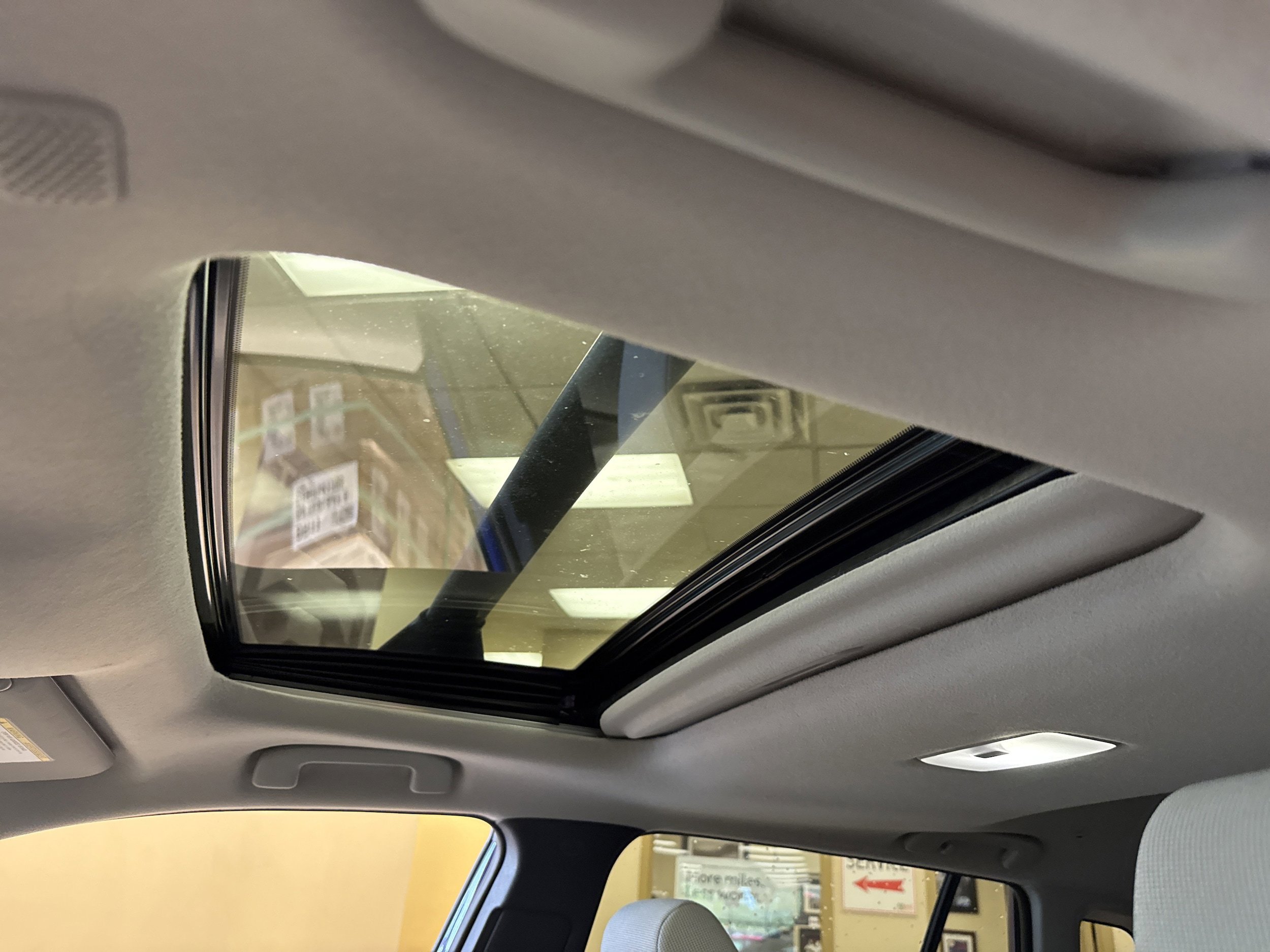 Used 2022 Toyota Corolla Cross LE w/ Moonroof Package AWD/4WD image 6