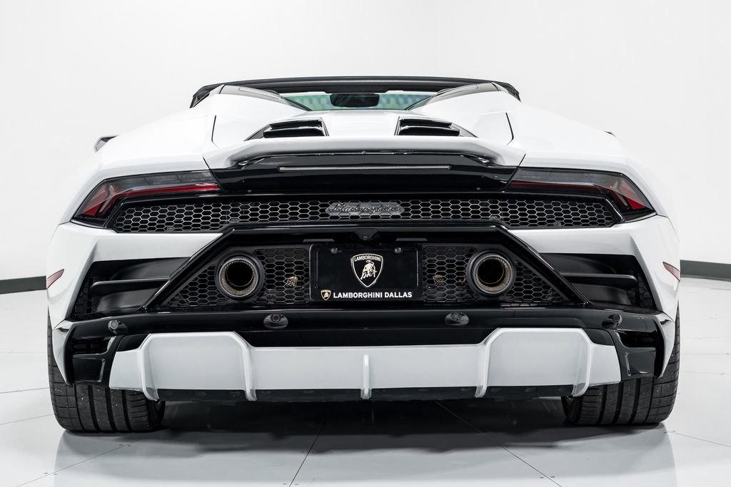 Used 2022 Lamborghini Huracan EVO RWD image 4