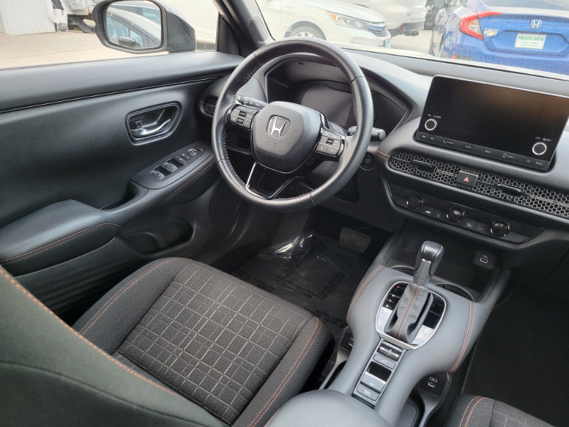 Used 2025 Honda HR-V Sport image 28