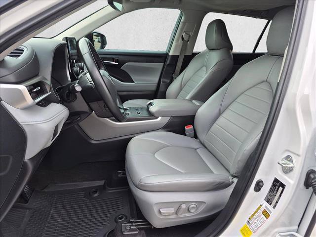 Used 2023 Toyota Highlander XLE FWD image 15