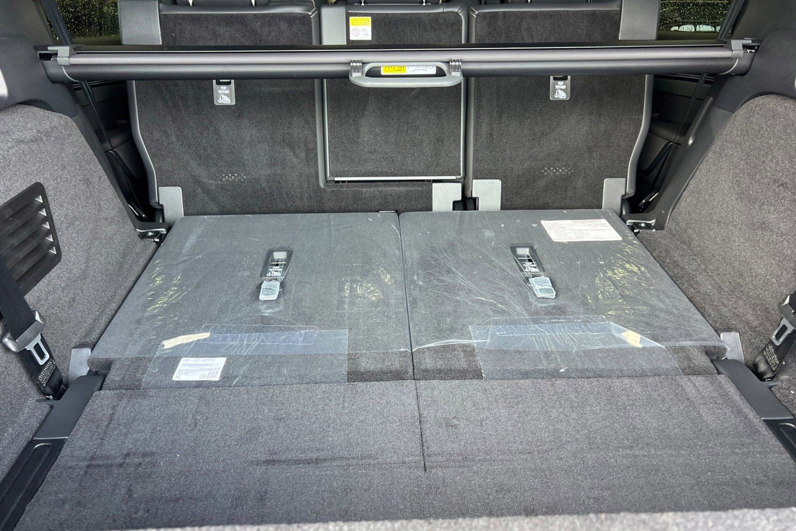 New 2026 Land Rover Discovery Limited Edition AWD/4WD image 30