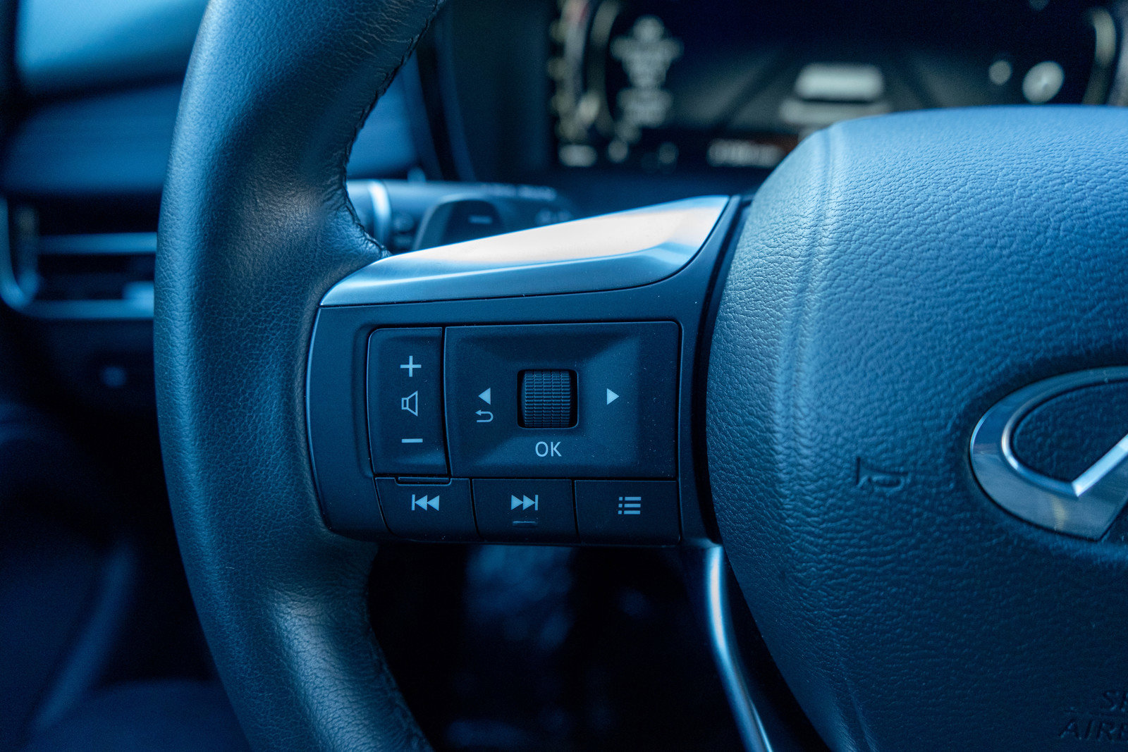 Used 2023 INFINITI QX60 Luxe image 23