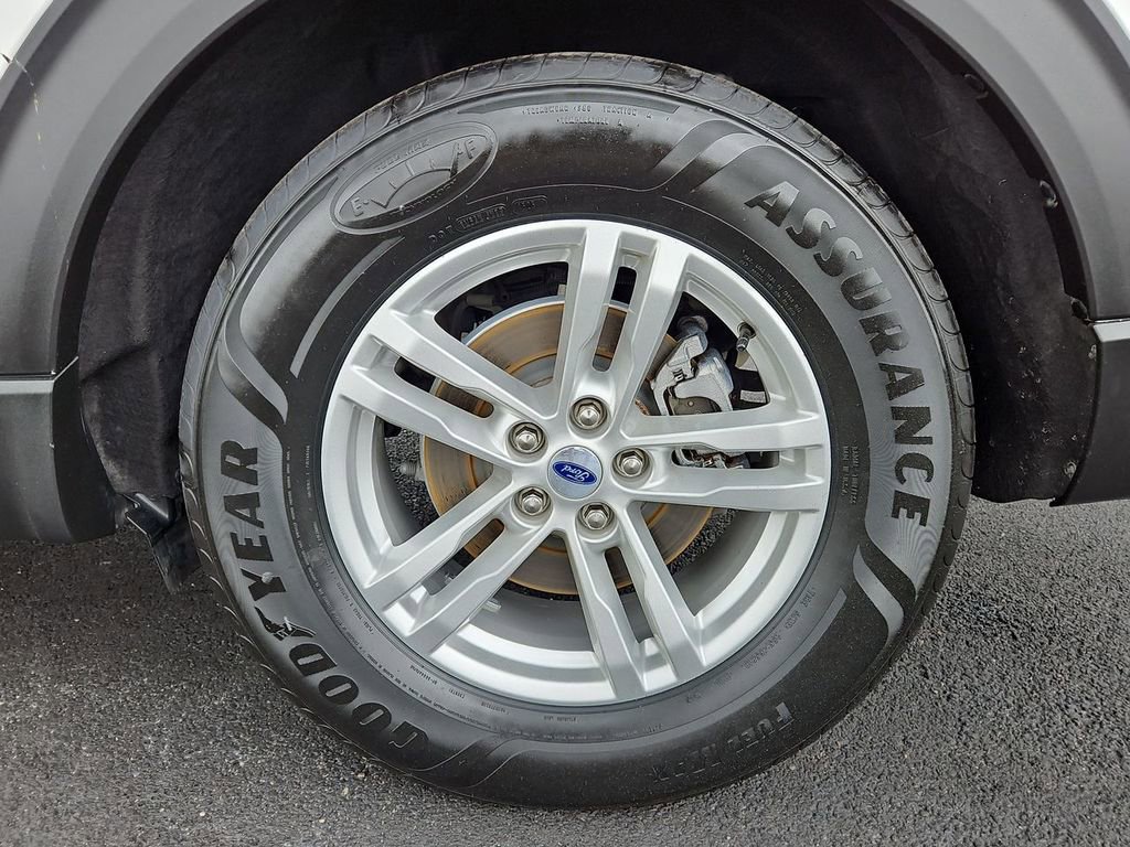 Used 2023 Ford Explorer XLT image 38