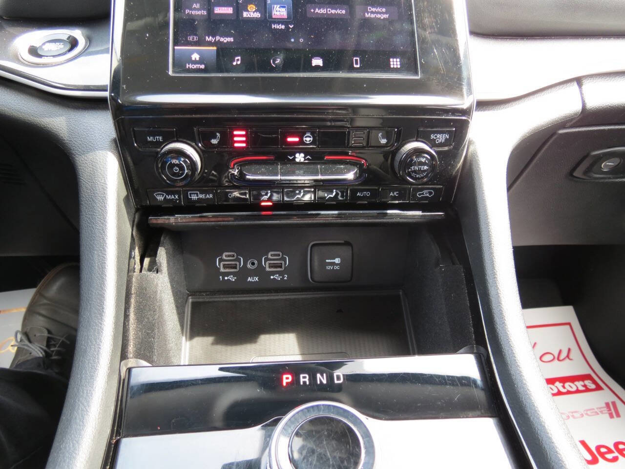 Used 2022 Jeep Grand Cherokee Laredo w/ Luxury Tech Group I image 15