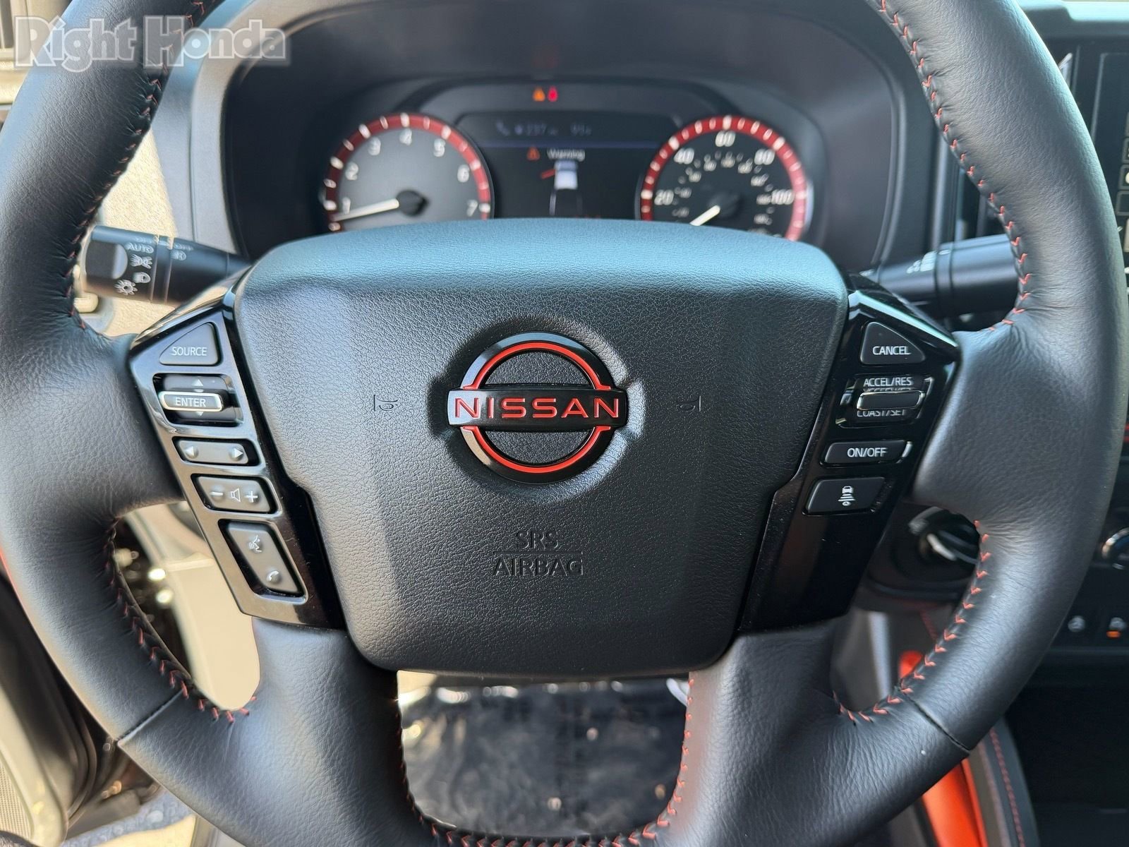 Used 2025 Nissan Frontier PRO-4X w/ Pro Convenience Package AWD/4WD image 33