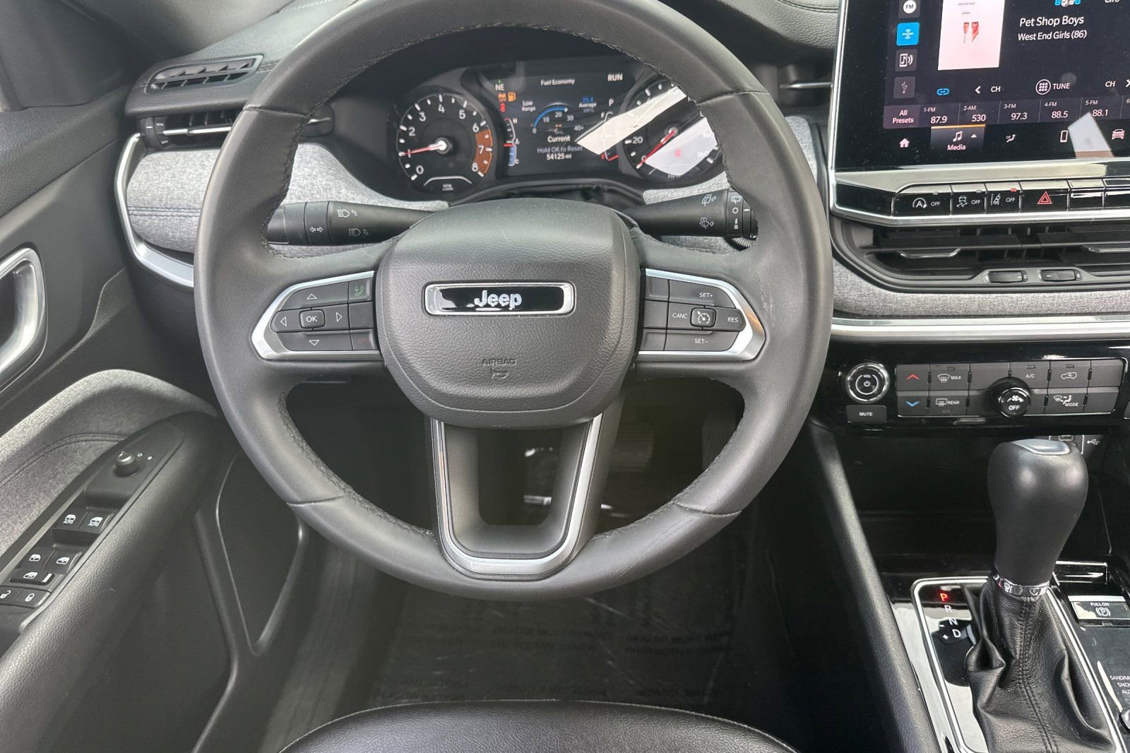 Used 2024 Jeep Compass Latitude image 17