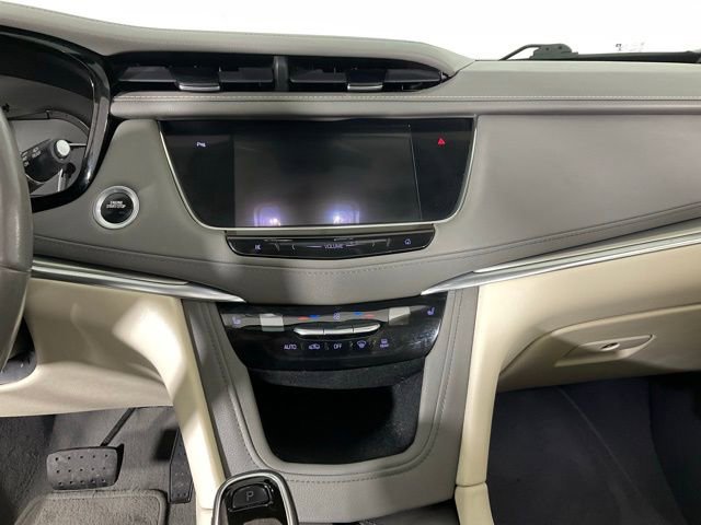 Used 2018 Cadillac XT5 Luxury w/ Driver Awareness Package image 14