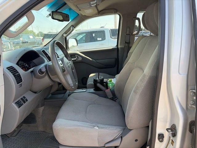 Used 2012 Nissan Frontier SV w/ SV Premium Utility Pkg AWD/4WD image 18