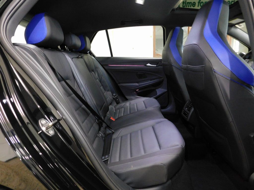 Used 2025 Volkswagen Golf 2.0T image 97