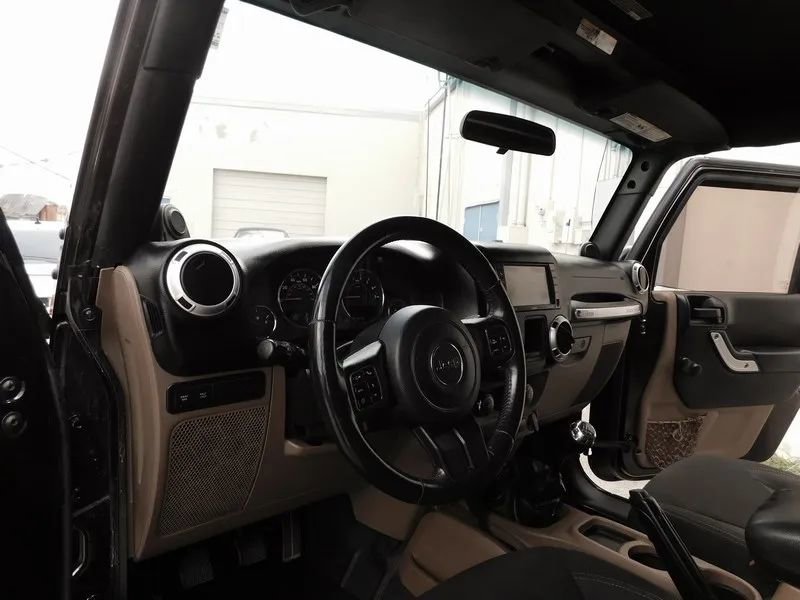 Used 2013 Jeep Wrangler Rubicon w/ Dual Top Group image 33