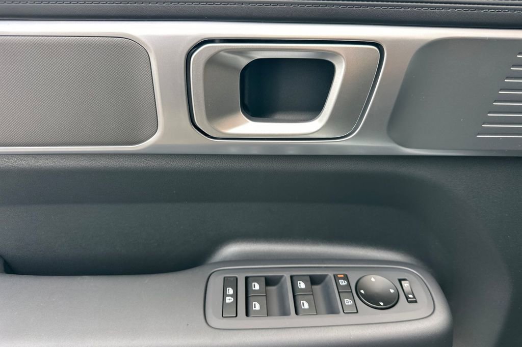 New 2026 Hyundai Santa Fe SE FWD image 8