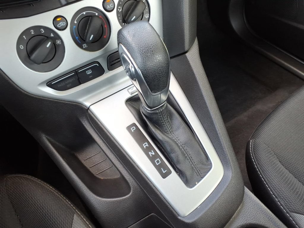 Used 2012 Ford Focus SE FWD image 23