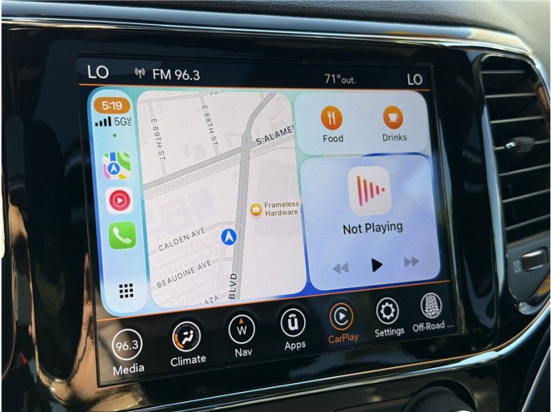 Used 2020 Jeep Grand Cherokee Limited w/ Luxury Group II image 43