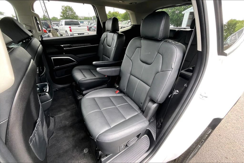 Used 2025 Kia Telluride SX w/ SX Captain's Chair Package AWD/4WD image 24