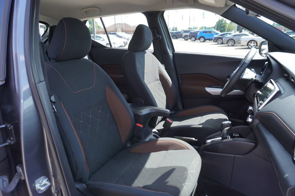 Used 2020 Nissan Kicks SR FWD image 30