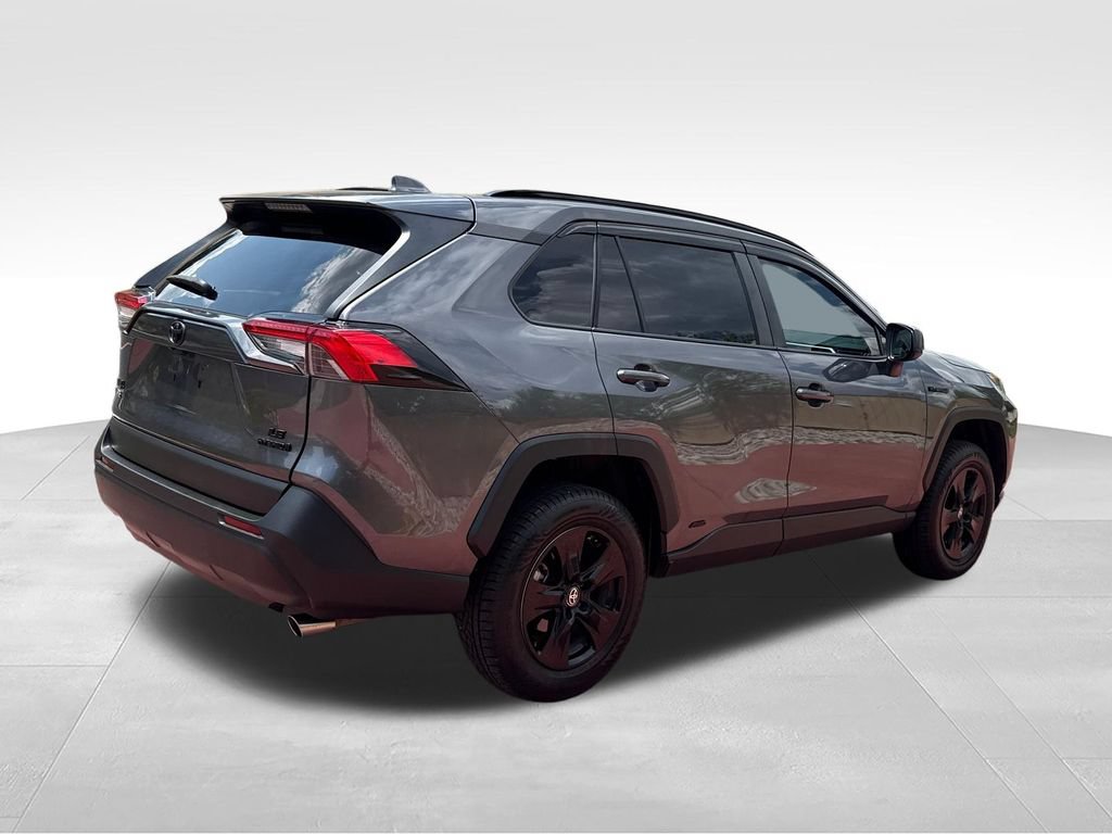 Used 2021 Toyota RAV4 LE AWD/4WD image 9