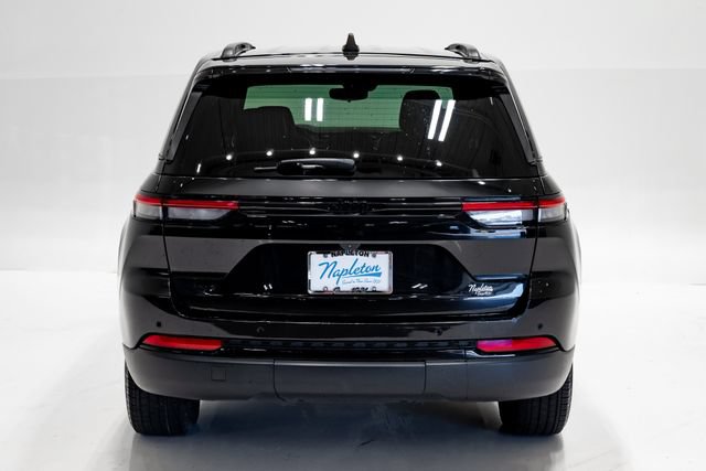 Used 2024 Jeep Grand Cherokee Altitude AWD/4WD image 34