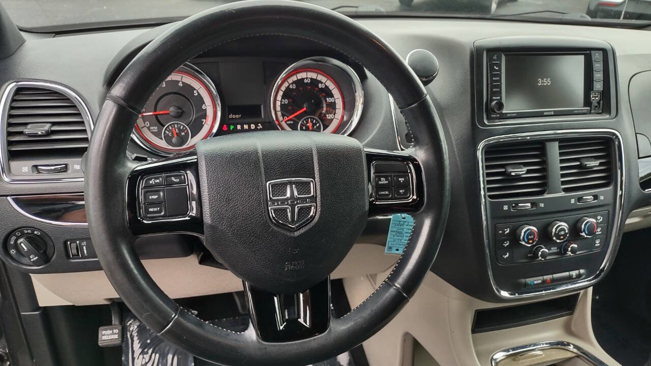 Used 2019 Dodge Grand Caravan SXT image 15