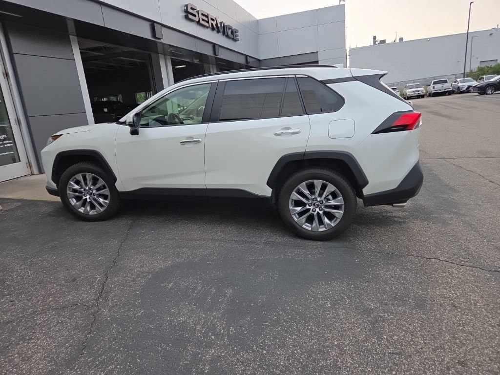 Used 2019 Toyota RAV4 Limited w/ Advanced Technology Package AWD/4WD image 8