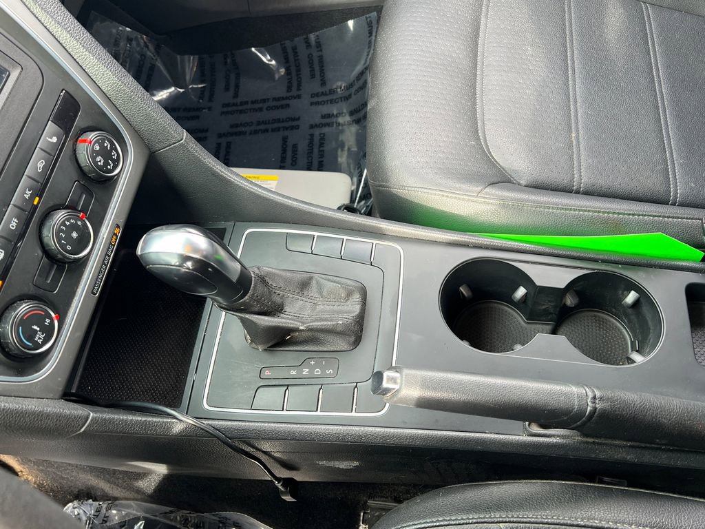 Used 2013 Volkswagen Passat 2.5 S image 21