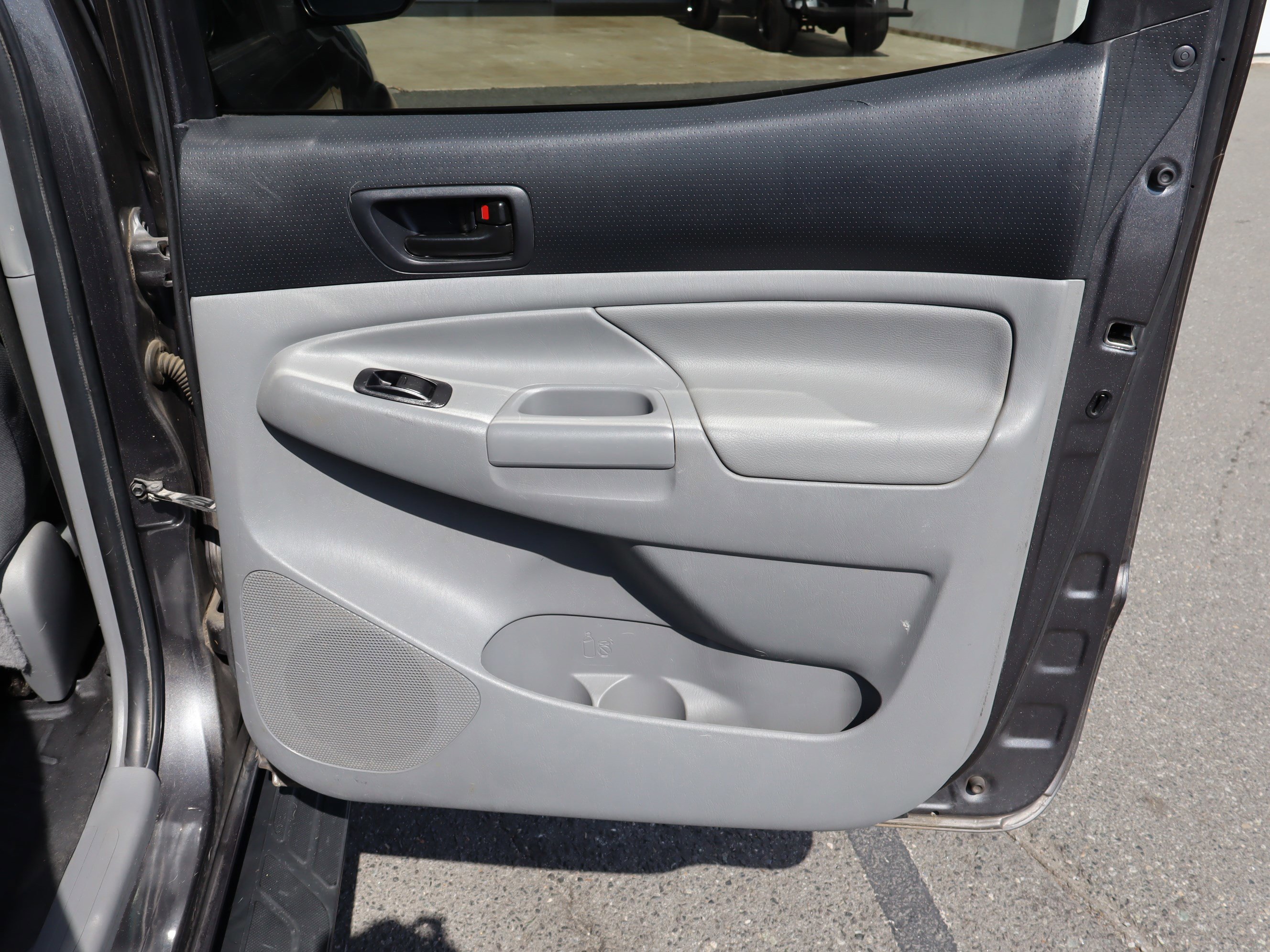 Used 2015 Toyota Tacoma PreRunner w/ TRD Sport Package image 35