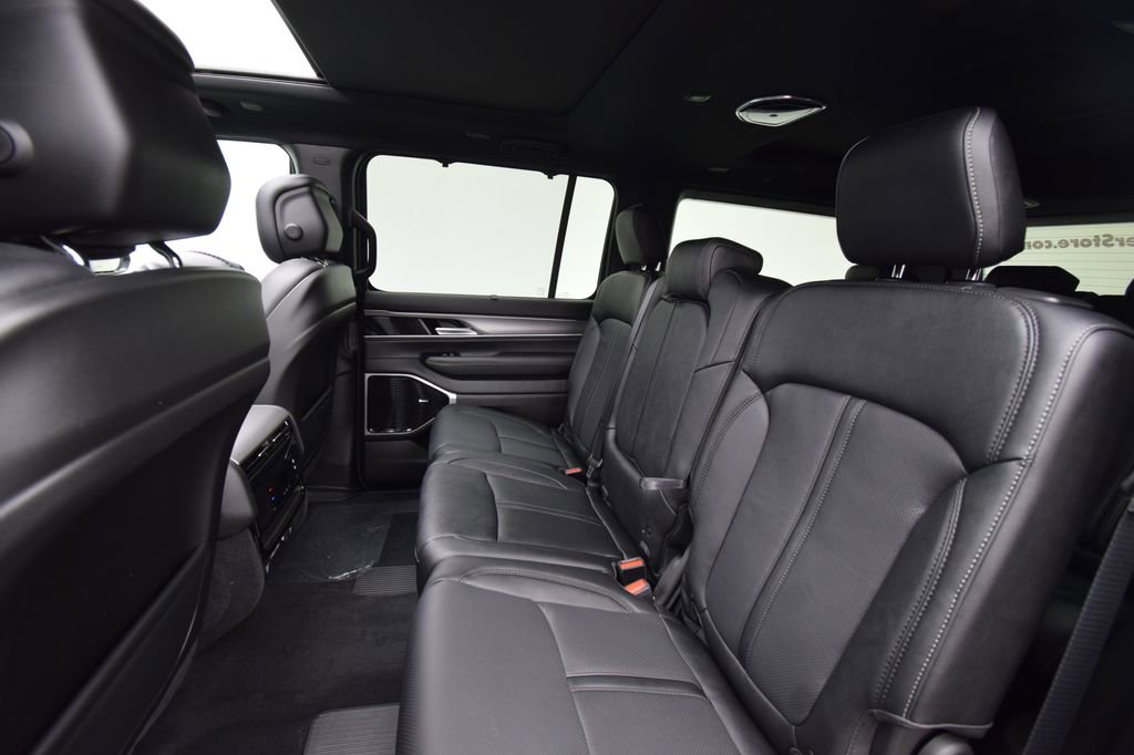 New 2026 Jeep Grand Wagoneer Limited AWD/4WD image 37