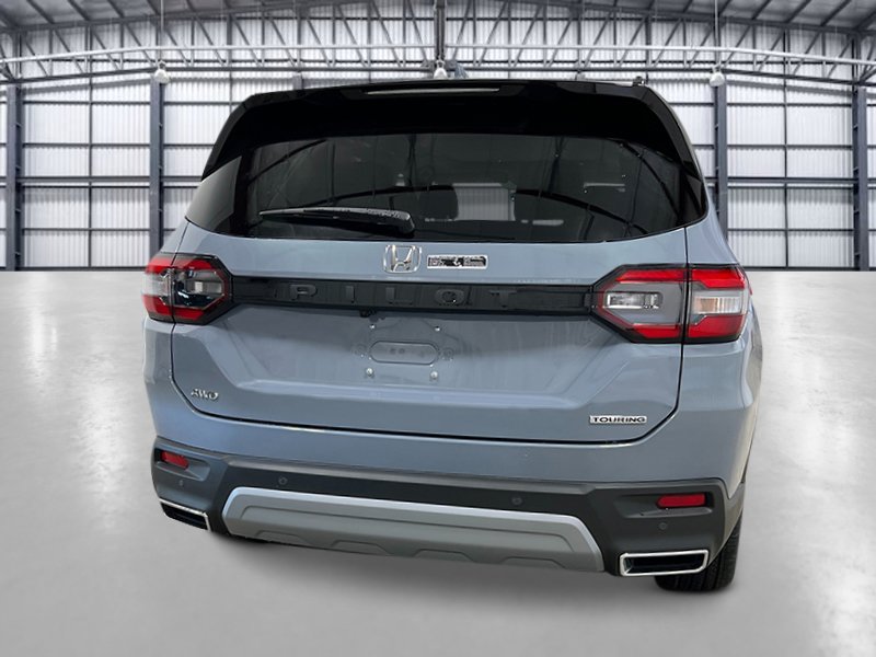 New 2025 Honda Pilot Touring image 4