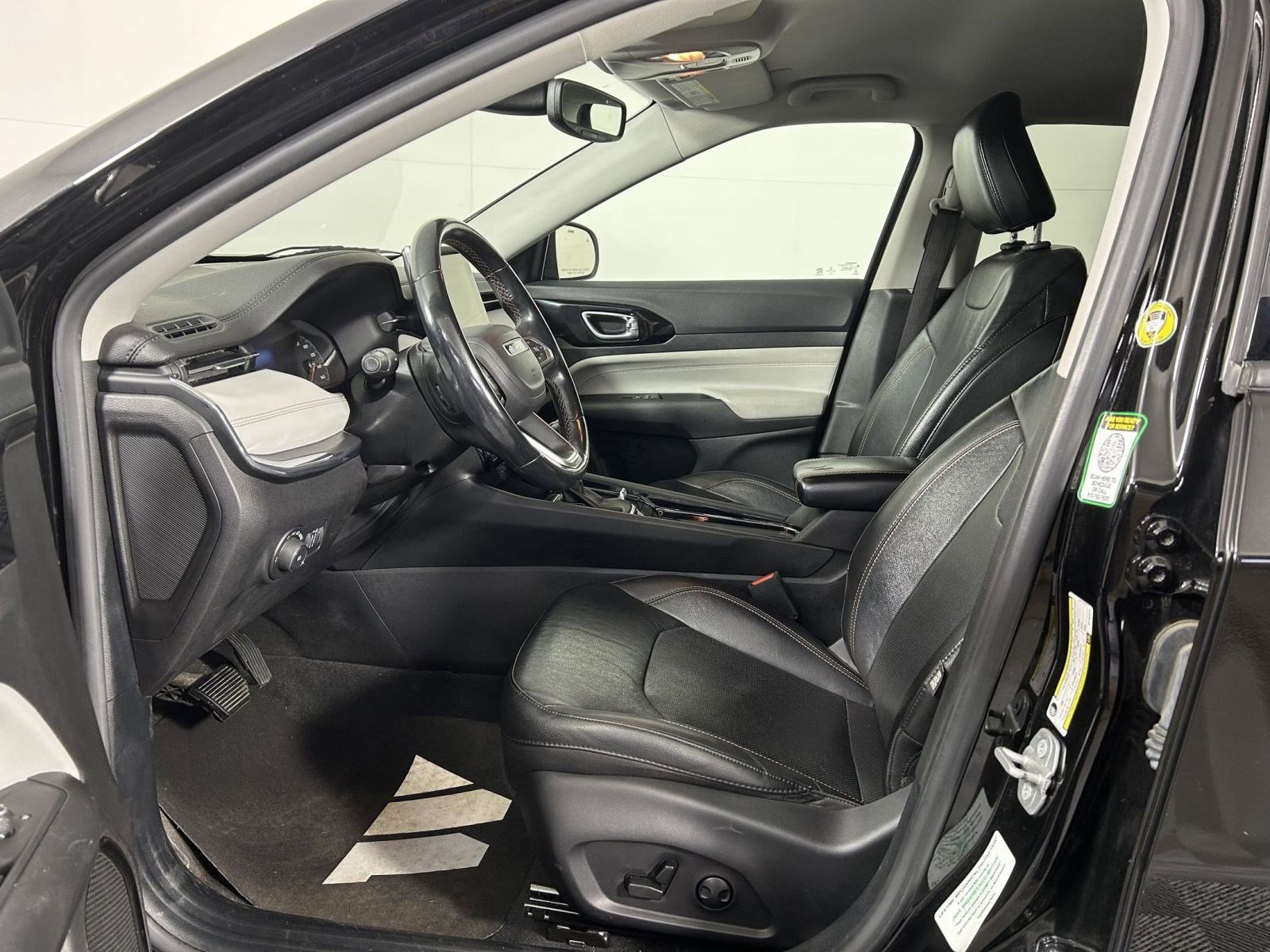 Used 2022 Jeep Compass Limited image 15