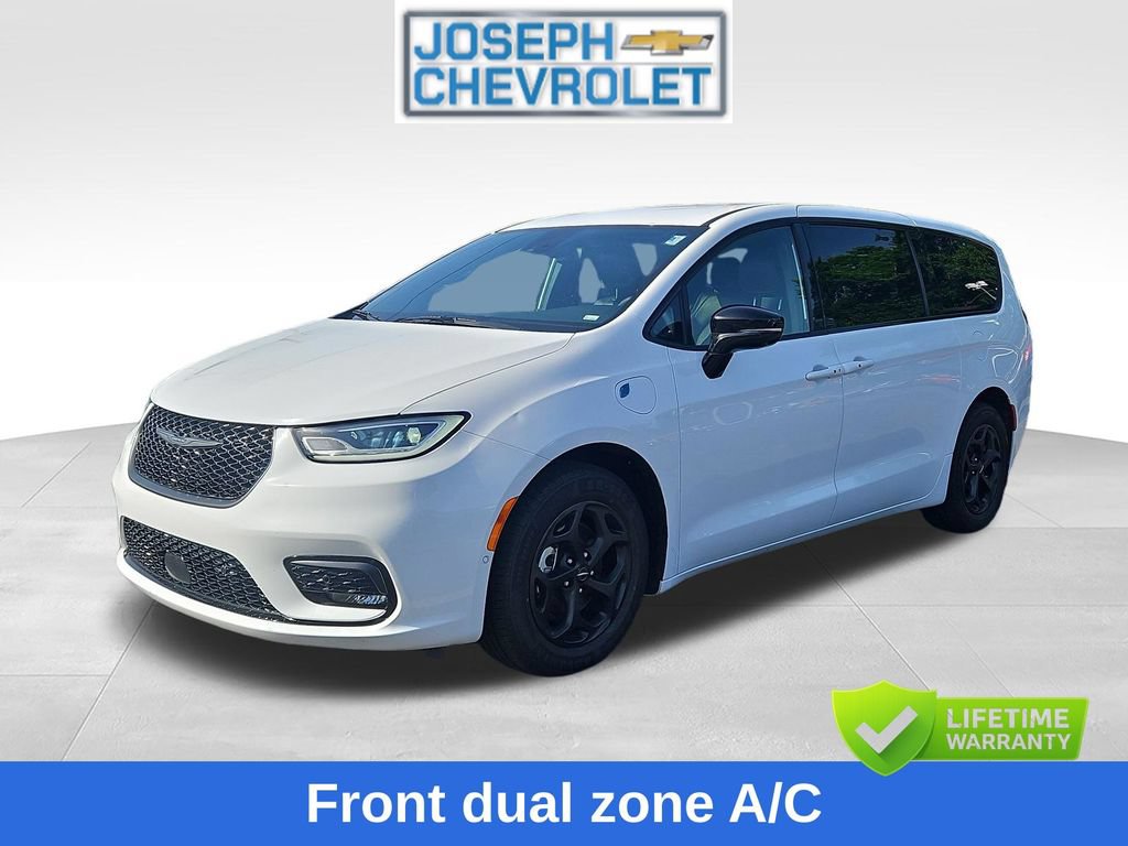 Used 2024 Chrysler Pacifica Limited FWD video 2