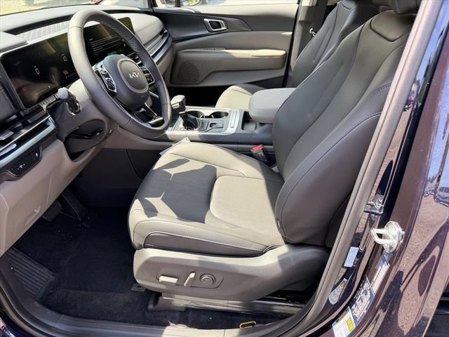 New 2026 Kia Carnival FWD image 8