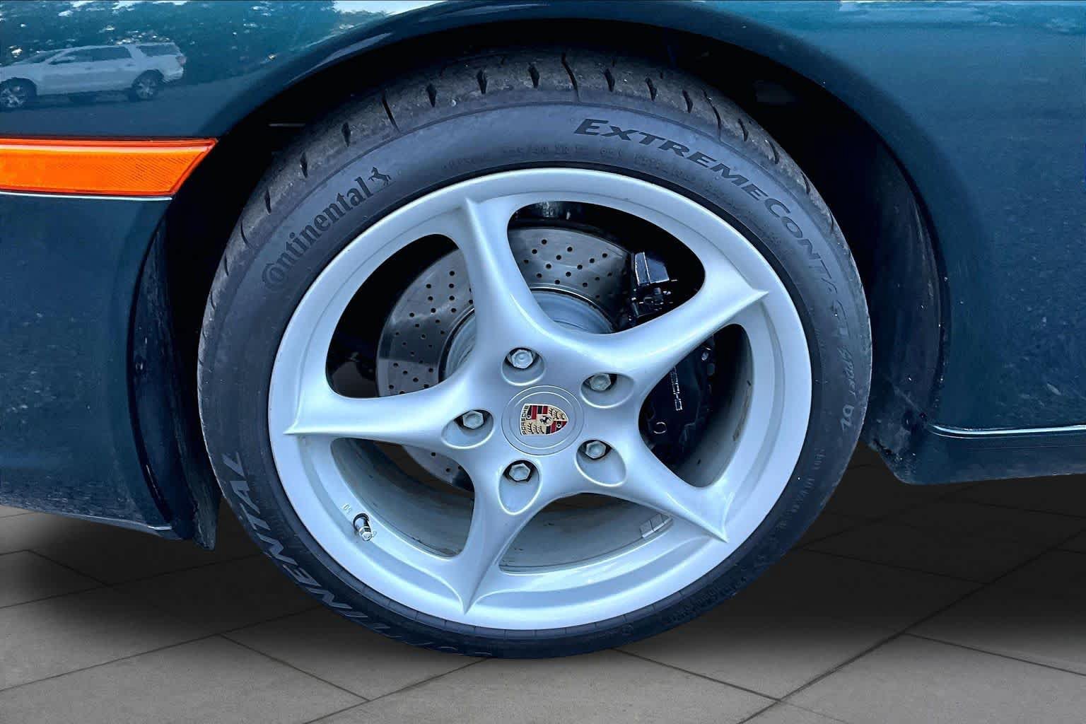 Used 2003 Porsche 911 Carrera RWD image 9