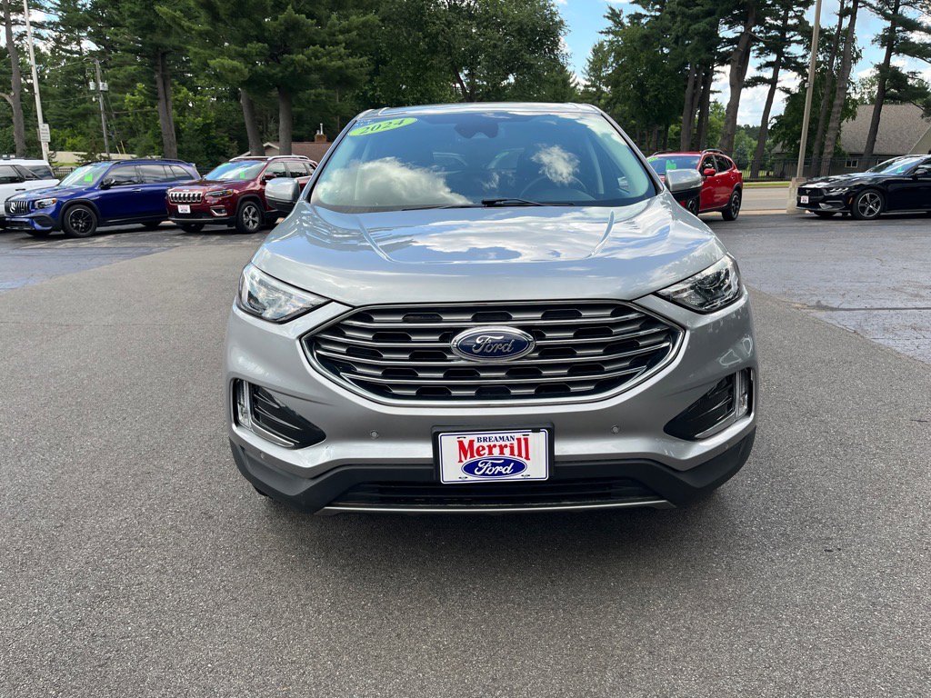 Used 2024 Ford Edge Titanium image 2
