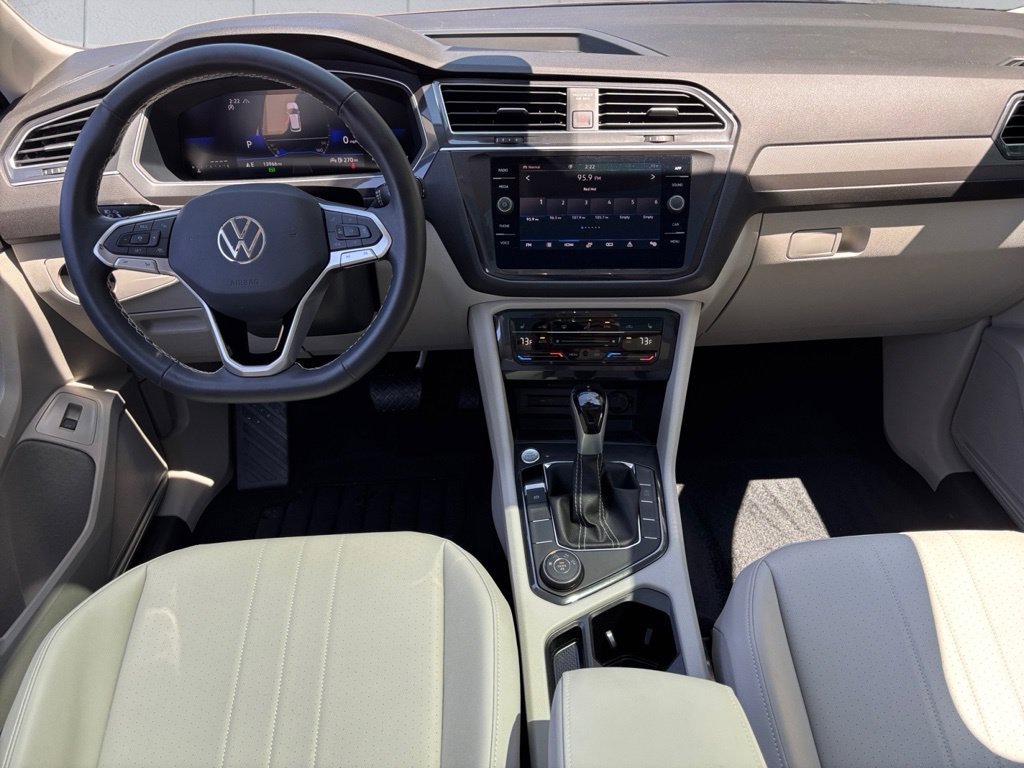 Used 2024 Volkswagen Tiguan SE AWD/4WD image 16