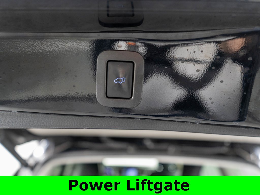 Used 2018 Toyota Highlander SE image 30