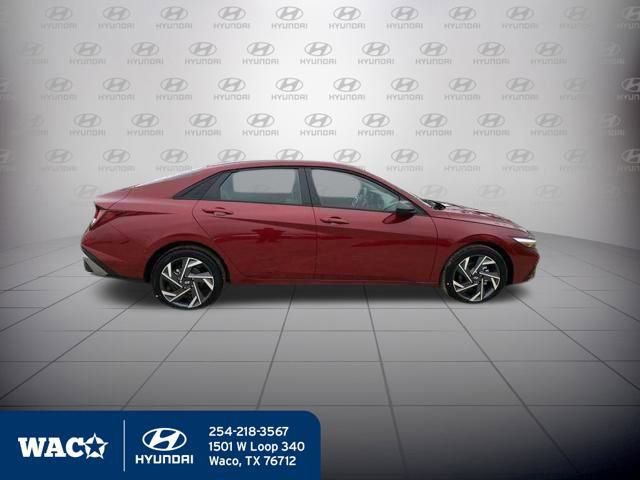 Used 2025 Hyundai Elantra Sport image 14