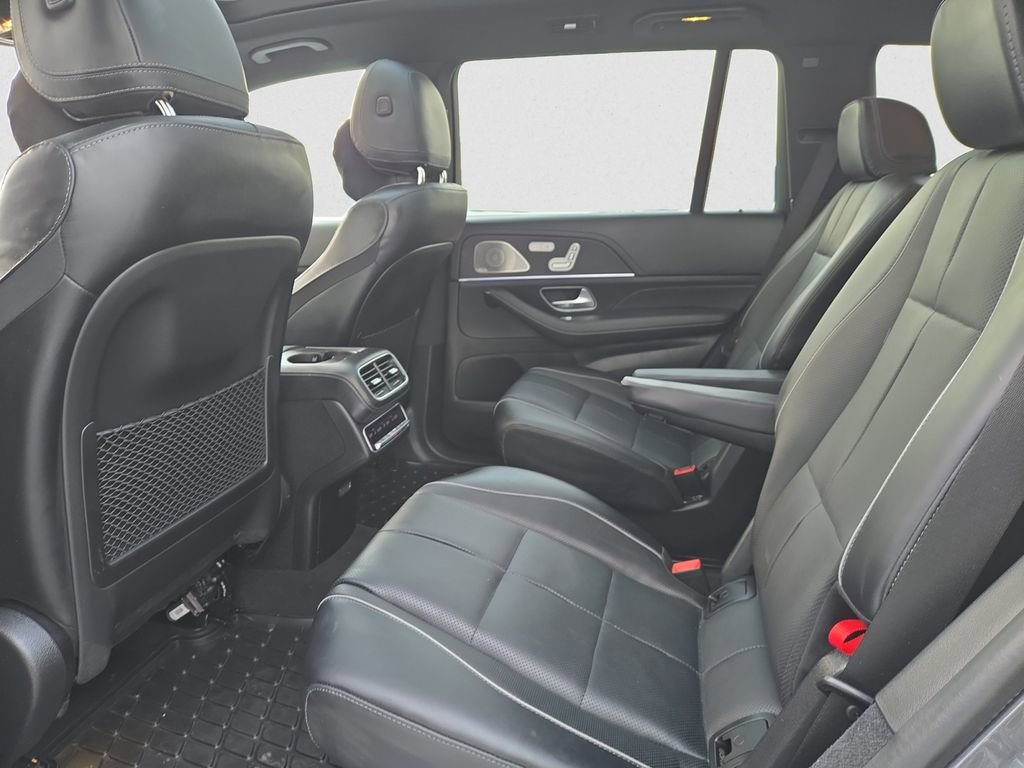 Used 2025 Mercedes-Benz GLS 580 4MATIC image 16