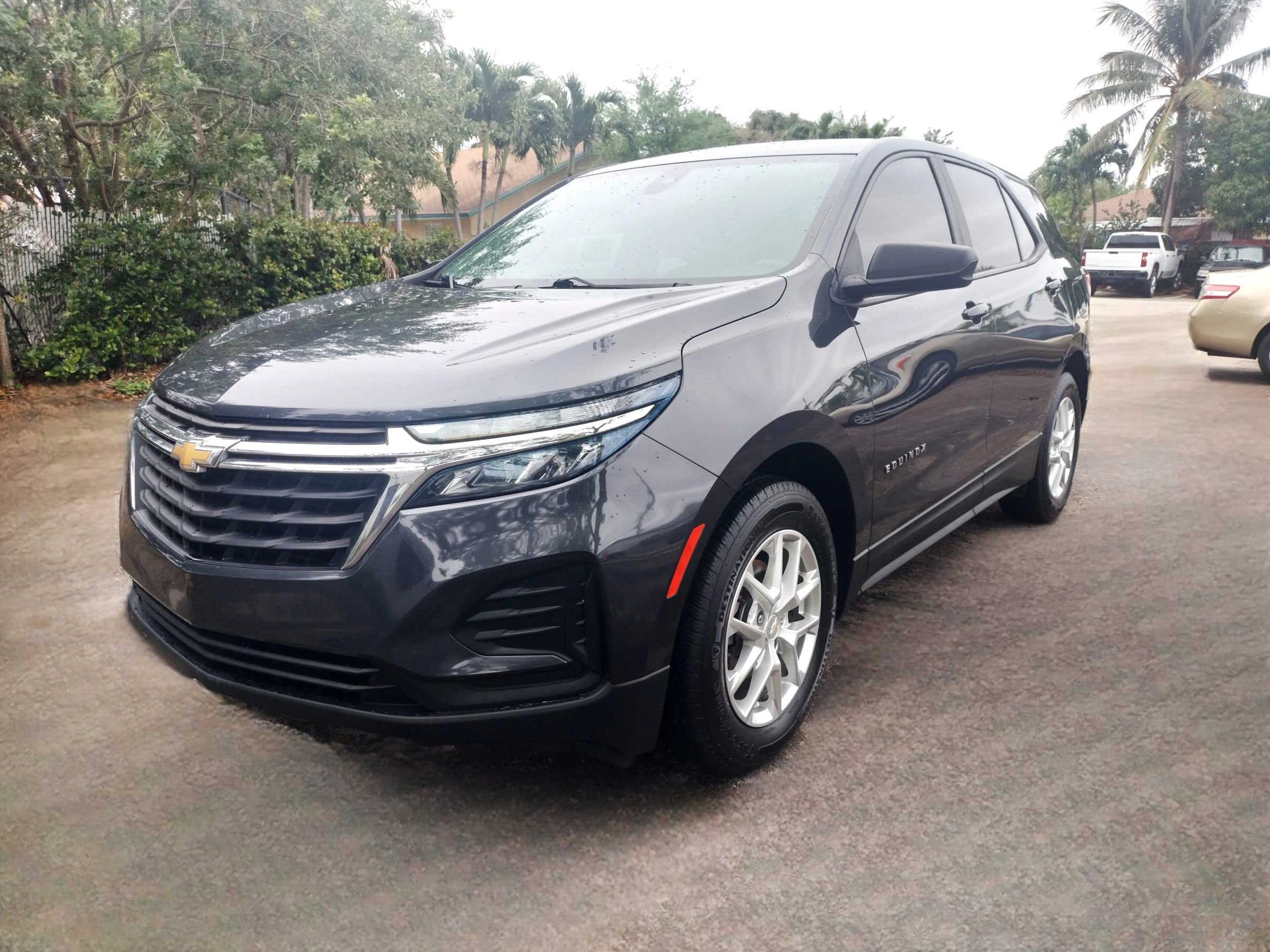 Used 2022 Chevrolet Equinox LS FWD image 3
