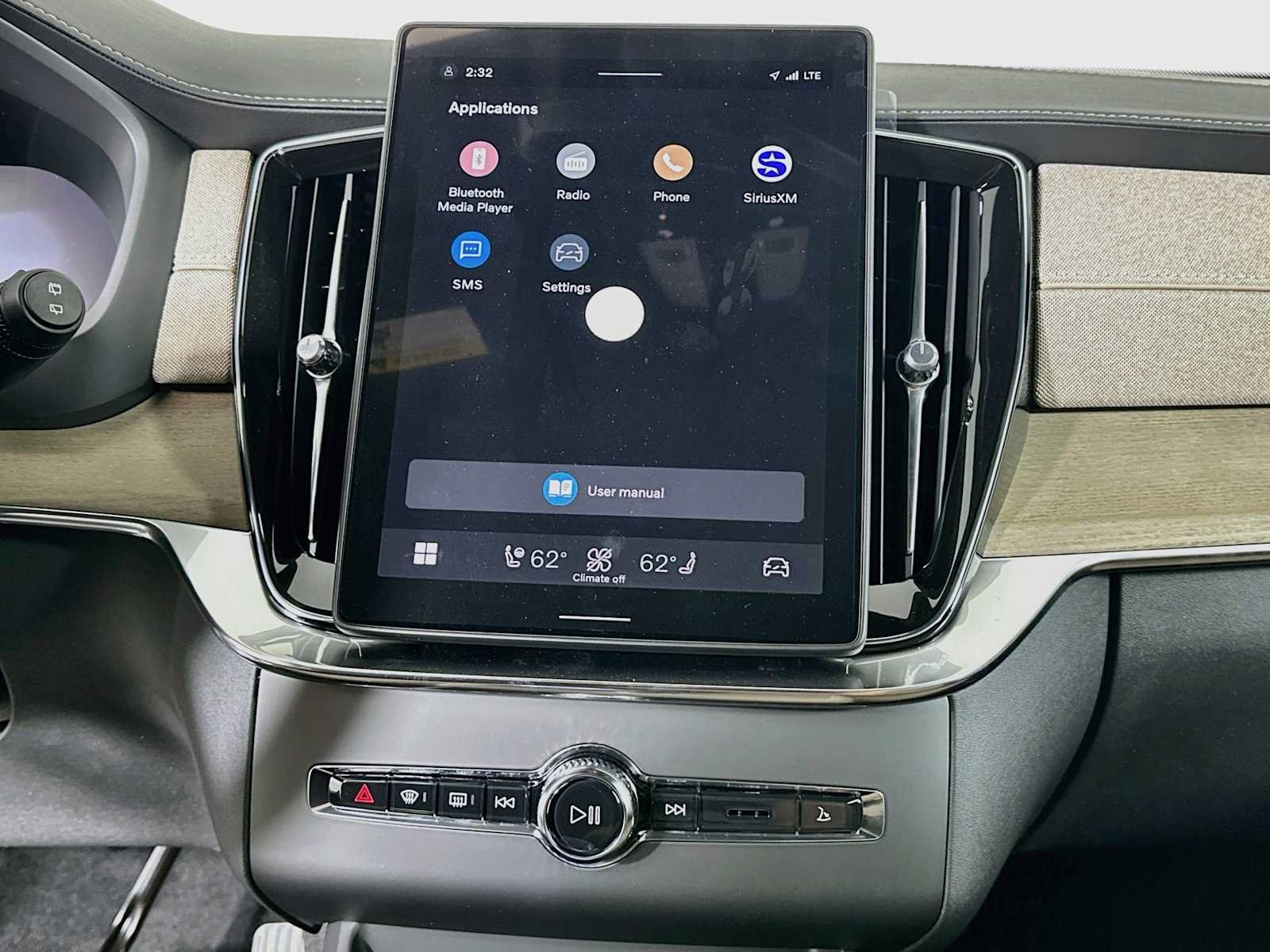 New 2027 Volvo XC90 B6 Plus AWD/4WD image 13